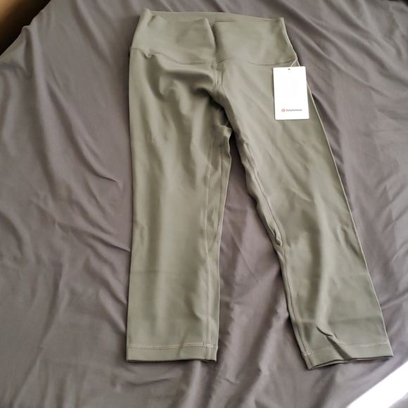 Lululemon align HR crop *Size 10